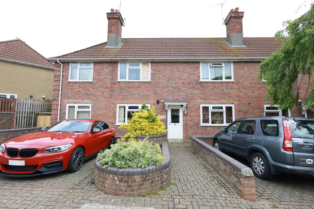 1 bed flat for saleMarl Close, Yeovil, Somerset BA21