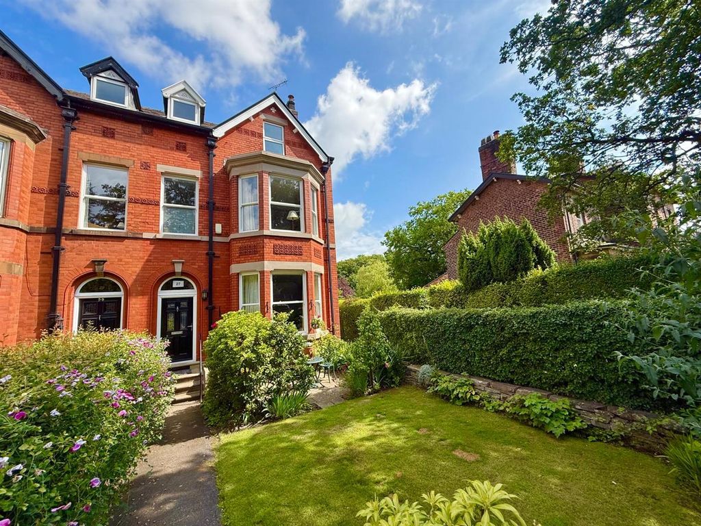 7 bed semi-detached house for saleVictoria Road, Macclesfield SK10