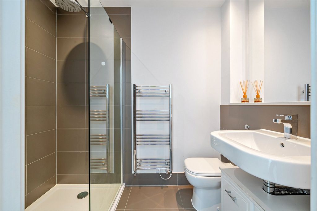 Additional image 12 of 2 bed flat for salePentire Avenue, Newquay, Cornwall TR7