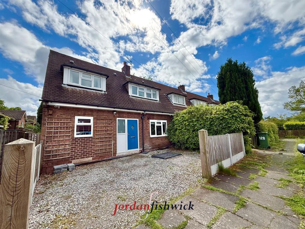 2 bed terraced house for saleWarwick Road, Macclesfield SK11