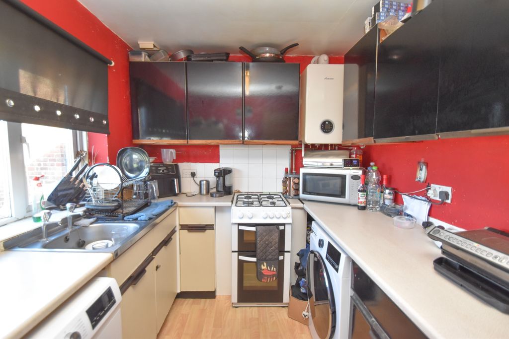 Additional image 4 of 2 bed flat for saleQueens Road, Skegness PE25