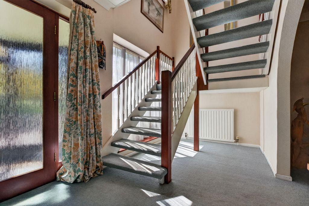 Additional image 12 of 5 bed detached house for saleBeverley Road, Leamington Spa, Warwickshire CV32