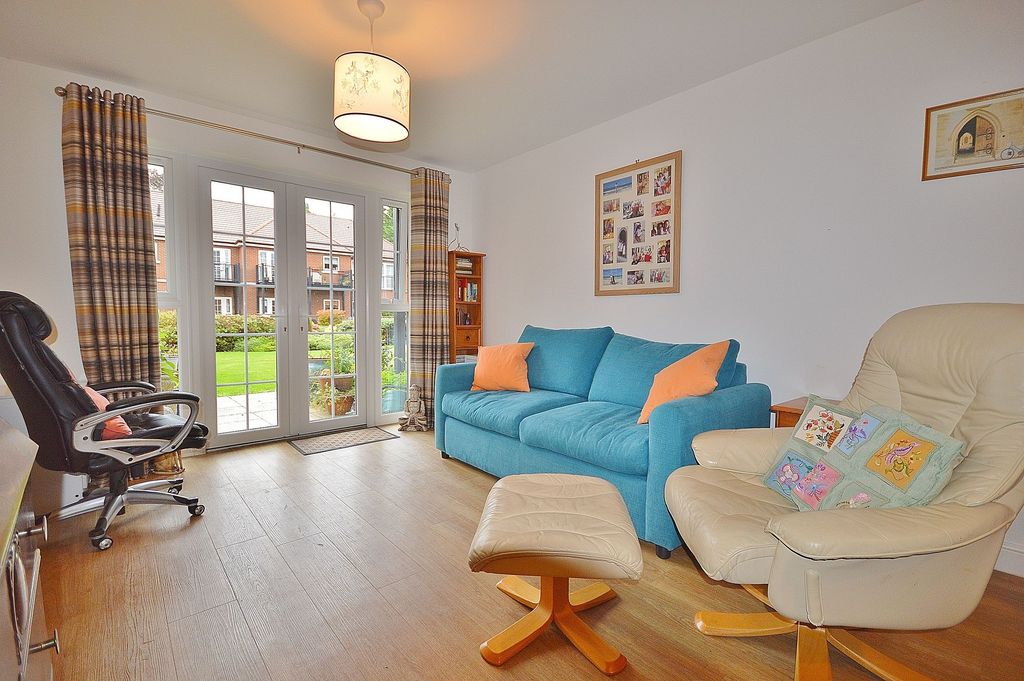 Additional image 2 of 1 bed flat for saleEaves Court, Princes Risborough HP27