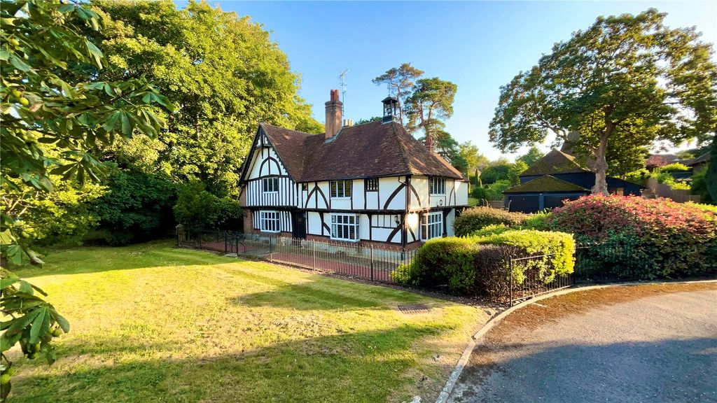 6 bed detached house for saleThe Green, Bearsted, Maidstone, Kent ME14