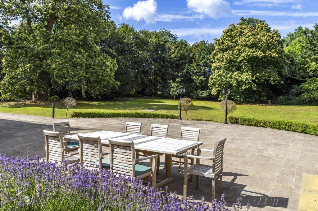 Additional image 10 of 2 bed flat for saleWesthorpe House, Marlow, Buckinghamshire SL7