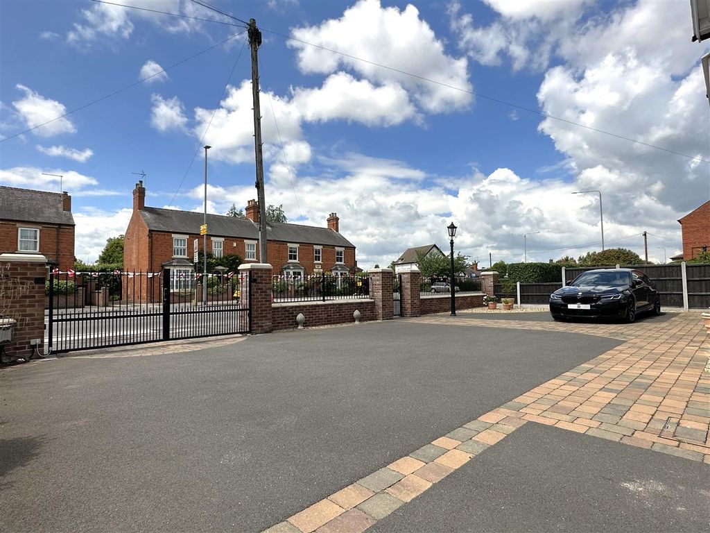 Additional image 29 of 5 bed detached house for saleLondon Road, Balderton, Newark NG24
