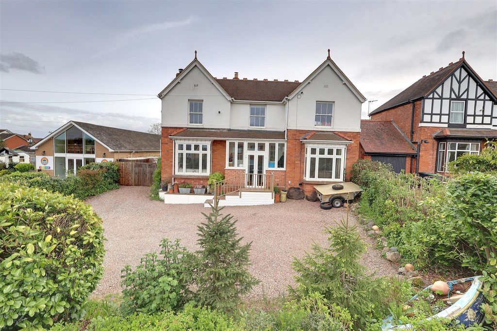 4 bed detached house for saleRoss Road, Newent GL18