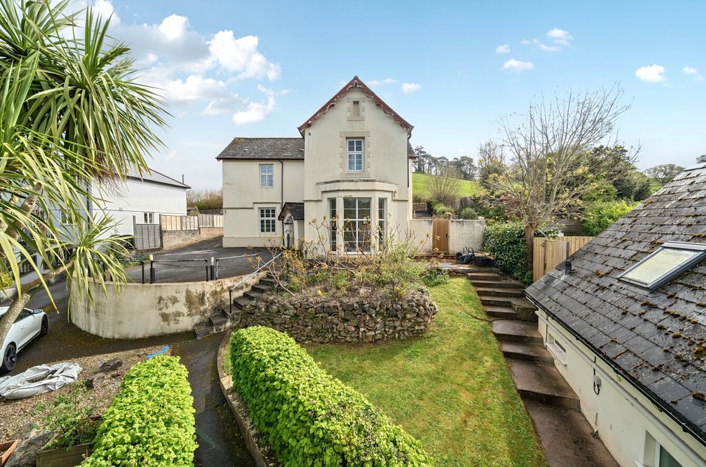 4 bed detached house for saleTotnes Road, Newton Abbot, Devon TQ12
