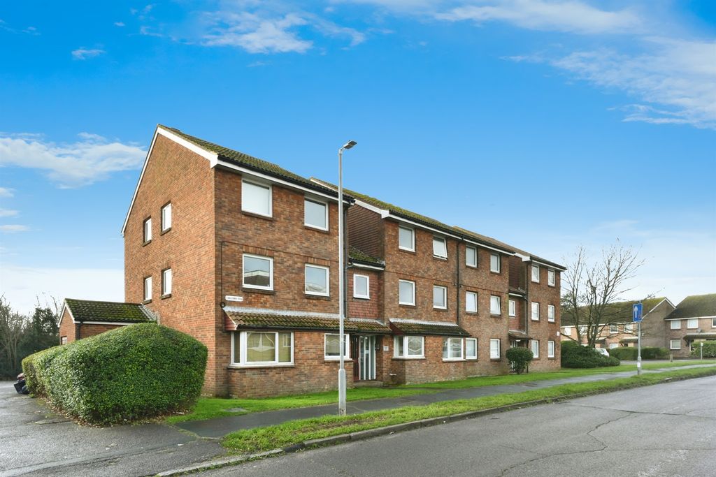 2 bed flat for saleBalcombe Road, Peacehaven BN10