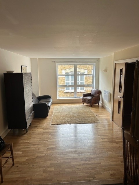 2 Bed Flat, Black Bull Court, EC1N, N1 7GU