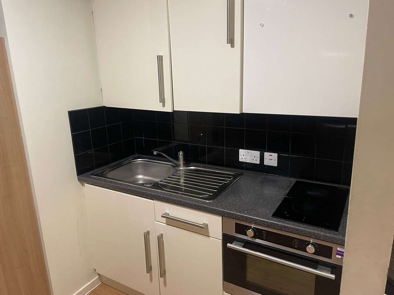 Studio Flat, Pocock St, SE1, N1 7GU photo 2