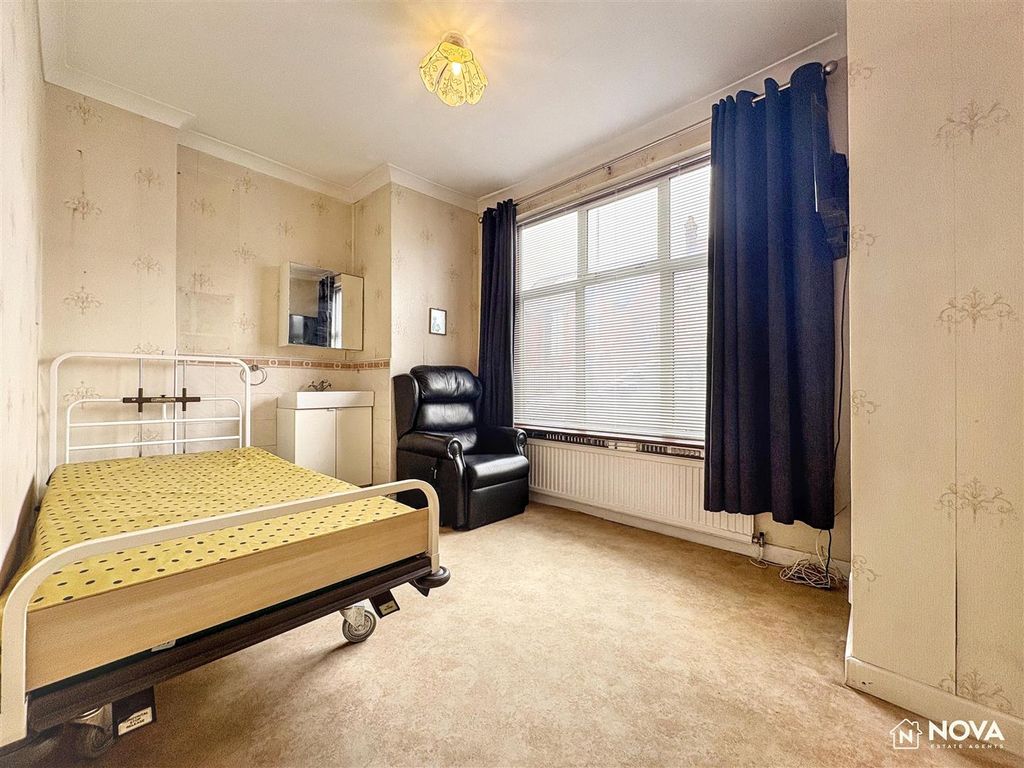 Additional image 10 of 9 bed detached house for saleLansdowne House, Luton LU3
