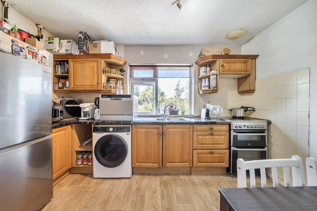 Additional image 15 of 2 bed maisonette for saleCheltenham Close, Northolt UB5