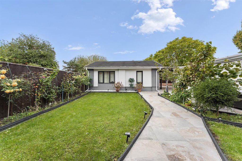 Additional image 18 of 6 bed semi-detached house for saleRushdene Crescent, Northolt UB5