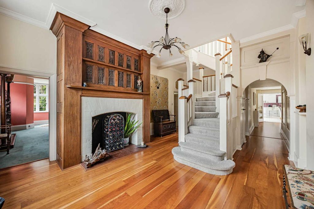 Additional image 12 of 5 bed detached house for saleStation Road, Marlow, Buckinghamshire SL7