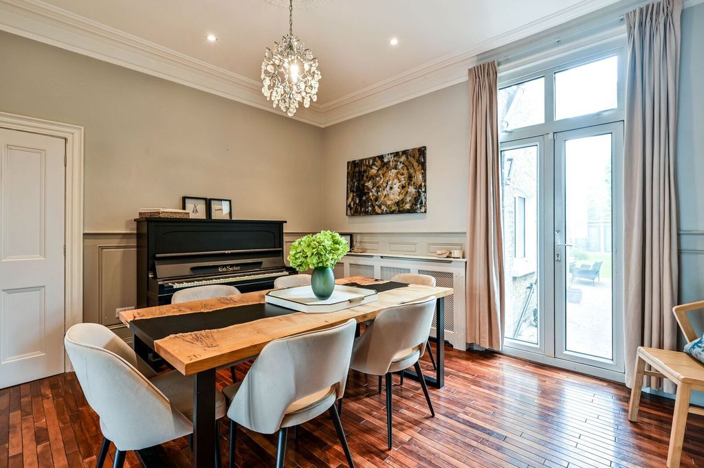 Additional image 9 of 5 bed semi-detached house for saleChestnut Grove, New Malden KT3
