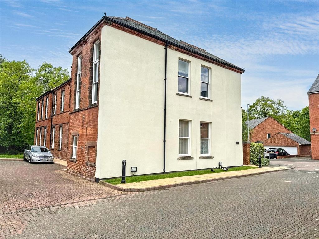 2 bed flat for saleWillow Drive, Cheddleton, Staffordshire ST13
