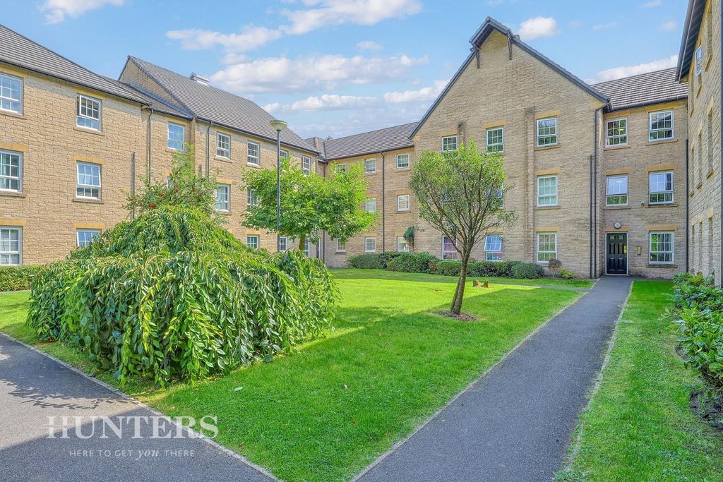 2 bed flat for saleGale Close, Littleborough OL15