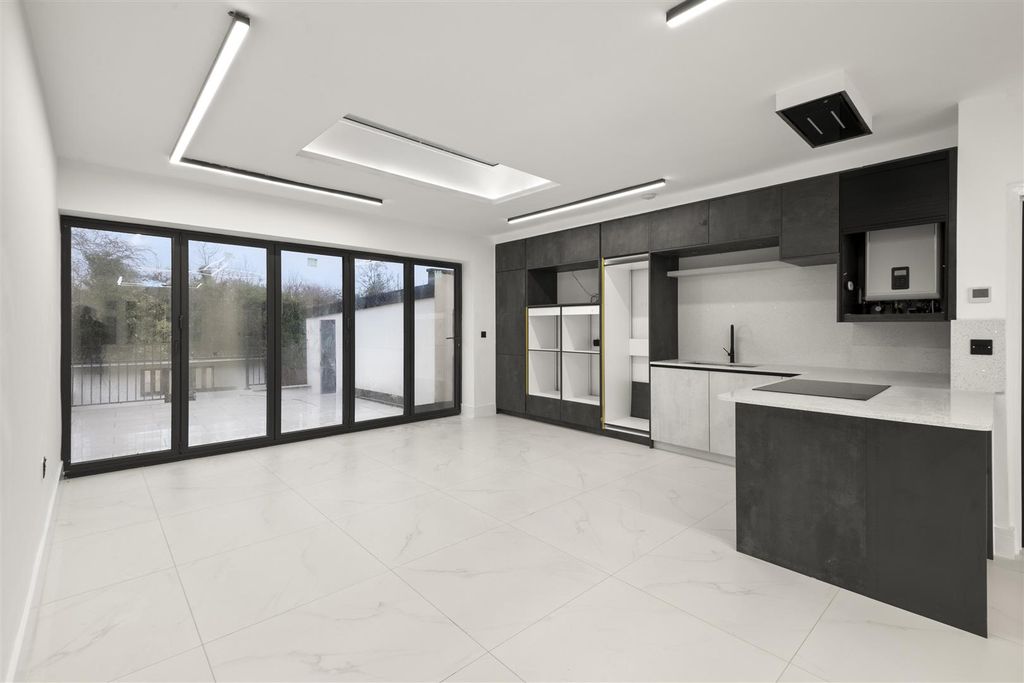 Additional image 3 of 5 bed semi-detached house for saleThe Heights, Northolt UB5