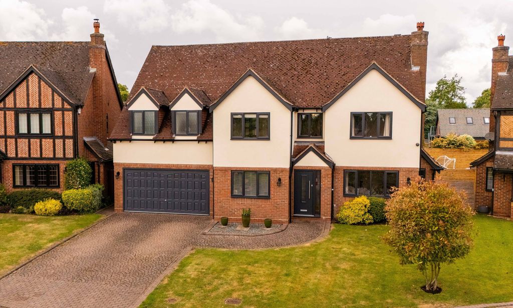 5 bed detached house for saleVale Close, Lichfield WS13