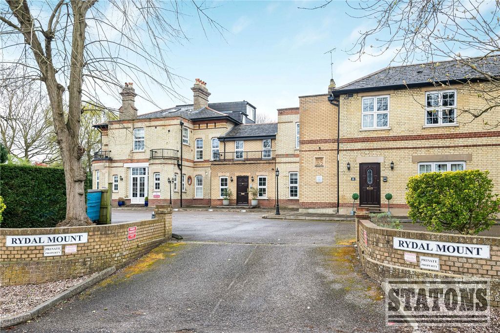 2 bed flat for saleRydal Mount, Santers Lane, Potters Bar, Hertfordshire EN6