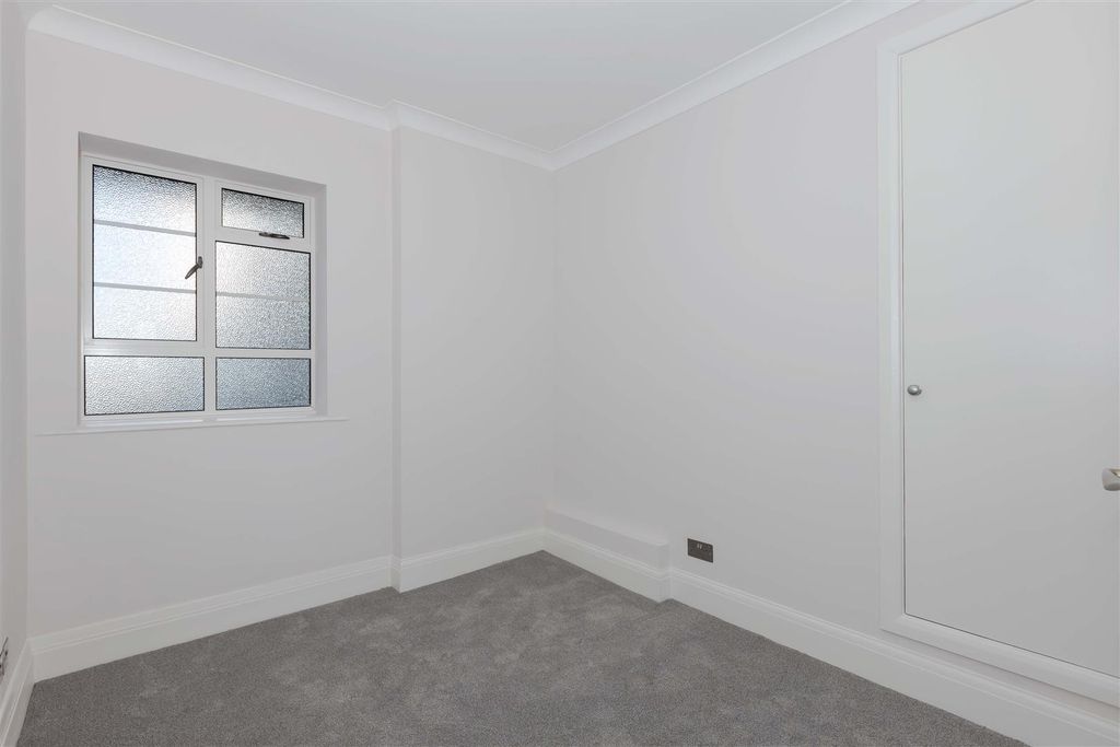Additional image 9 of 3 bed flat for saleBrighton Road, Worthing BN11