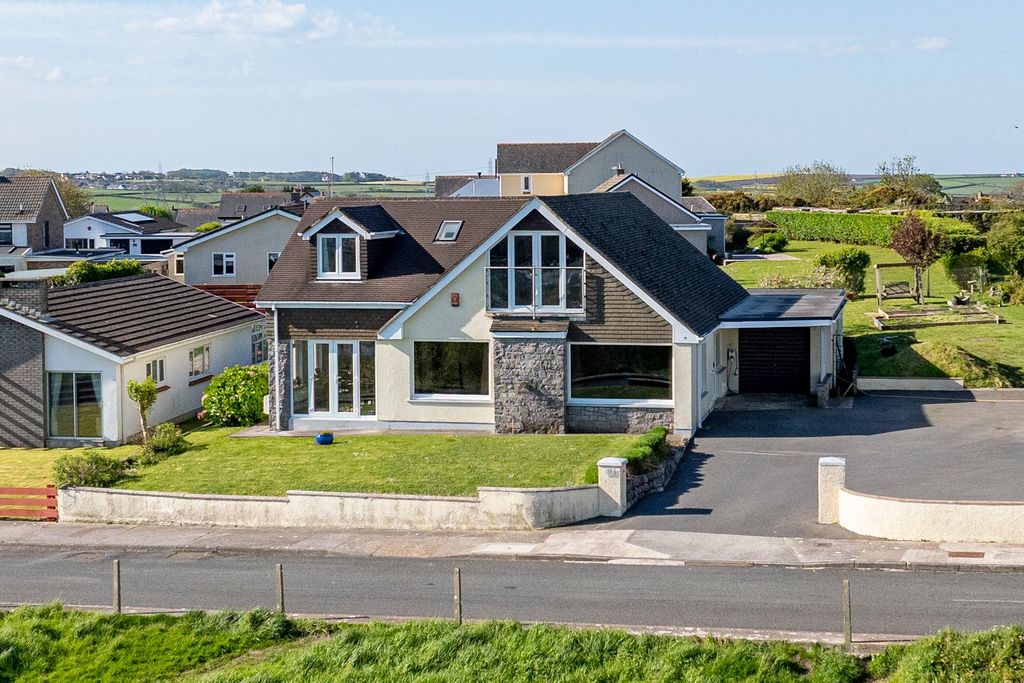 4 bed detached house for salePresely View, Pembroke Dock SA72