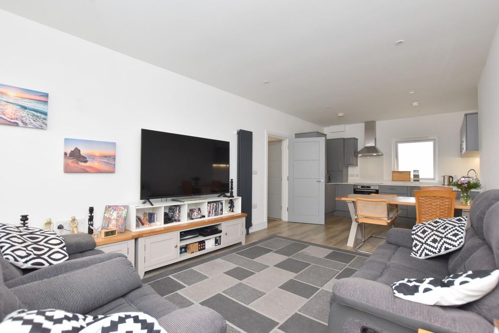 Additional image 3 of 2 bed flat for saleQueens Road, Littlestone TN28