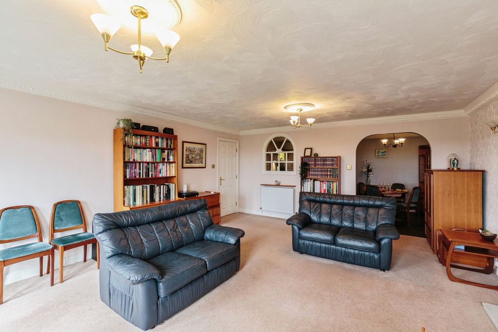 Additional image 8 of 2 bed flat for saleSunningdale Court, Lytham St. Annes, Lancashire FY8