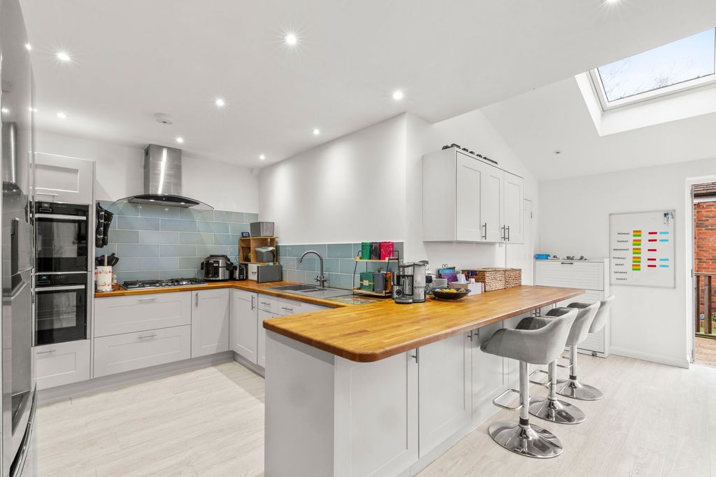 Additional image 3 of 4 bed semi-detached house for saleNew Road, Princes Risborough HP27