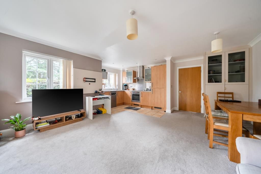 Additional image 4 of 2 bed flat for saleNewbury, Berkshire RG14