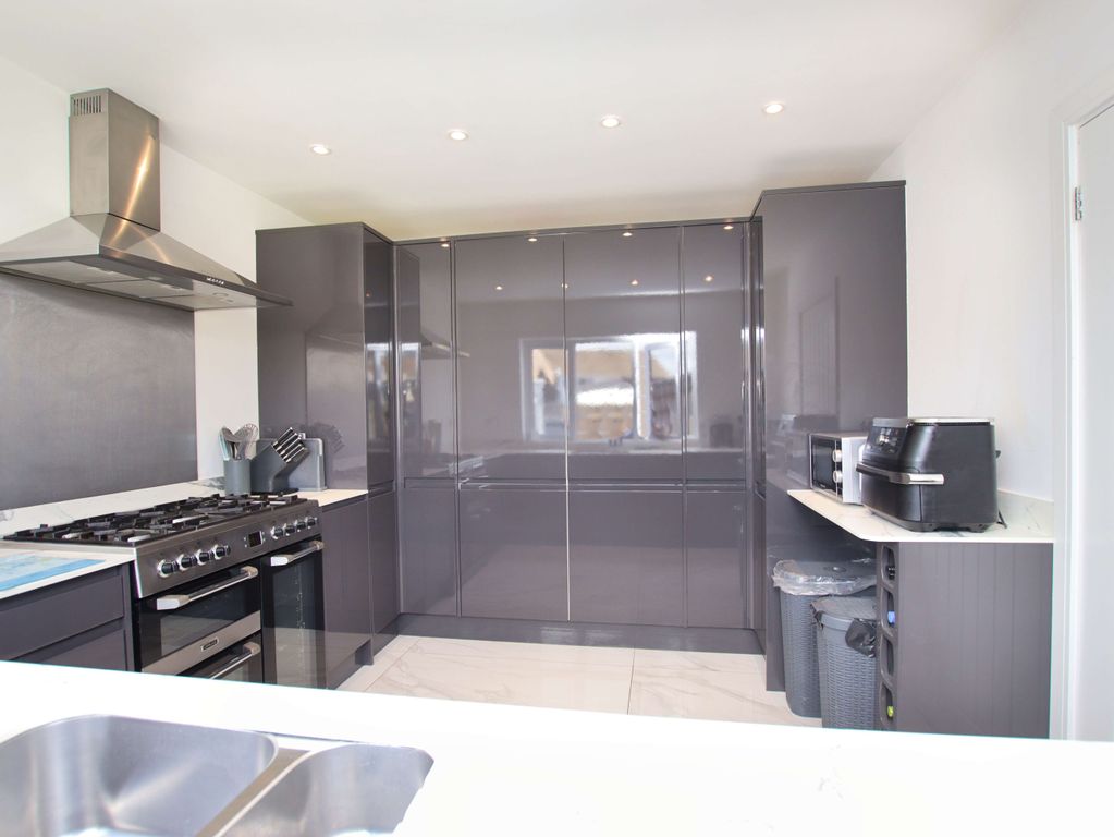 Additional image 4 of 4 bed detached house for saleMaes Yr Afon, Pontyclun CF72