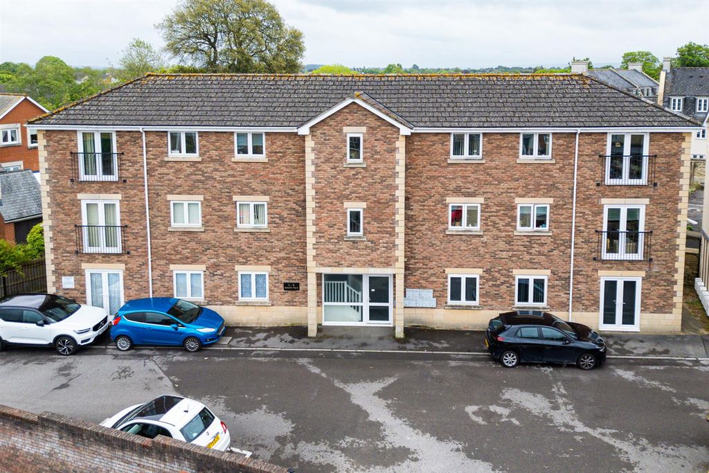 1 bed flat for saleBolwell Place, Melksham SN12