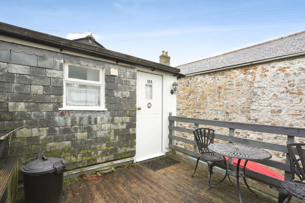 2 bed flat for saleNorth Street, Lostwithiel PL22