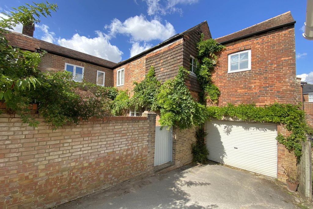3 bed town house for saleKingsbury Street, Marlborough SN8