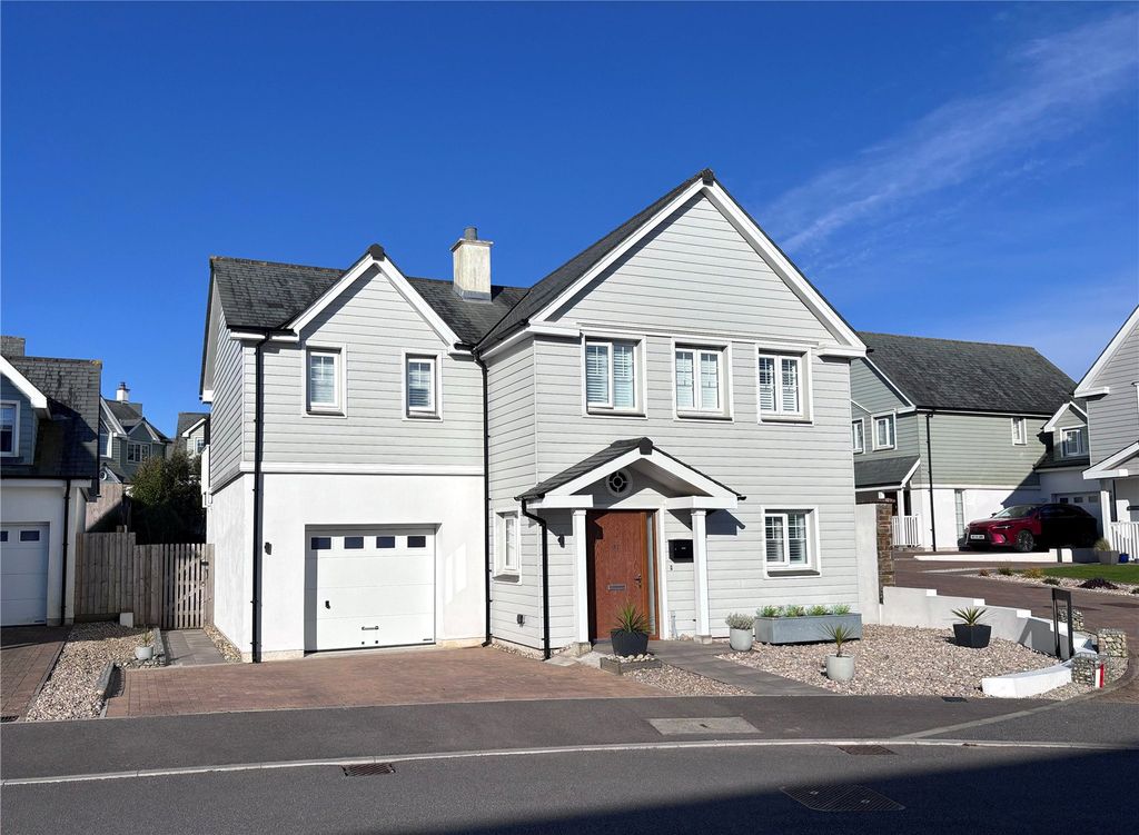 4 bed detached house for salePolpennic Drive, Padstow, Cornwall PL28