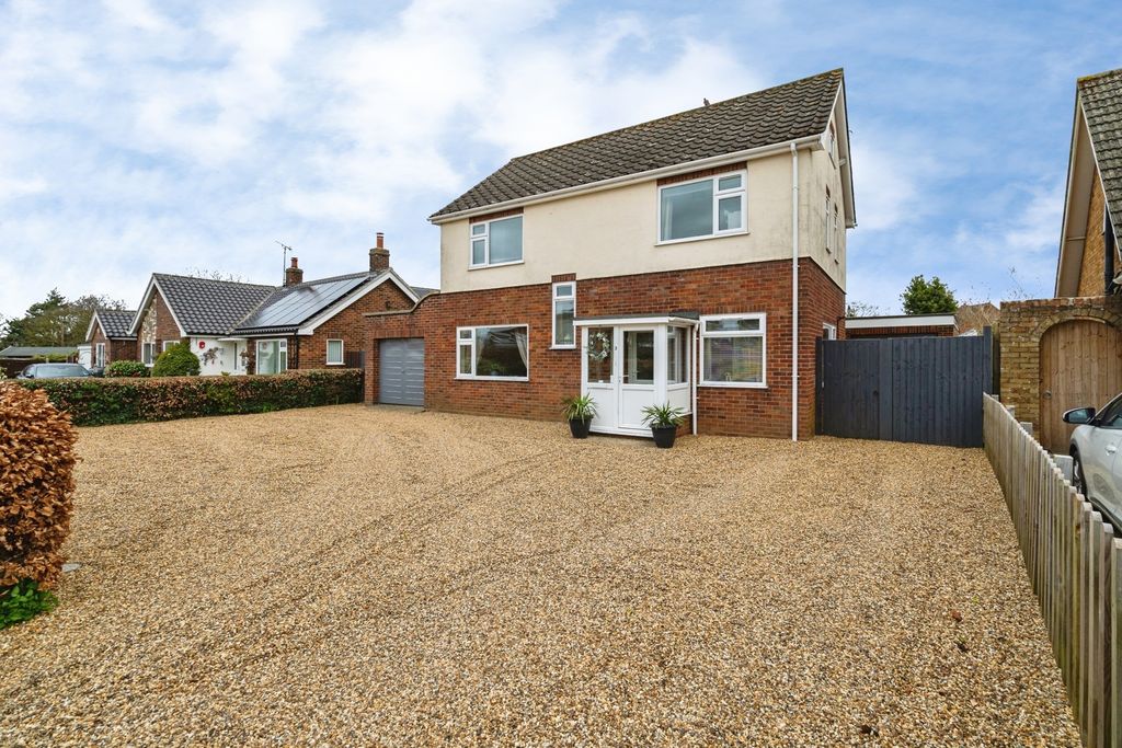 3 bed detached house for saleSpenser Avenue, North Walsham, Norfolk NR28