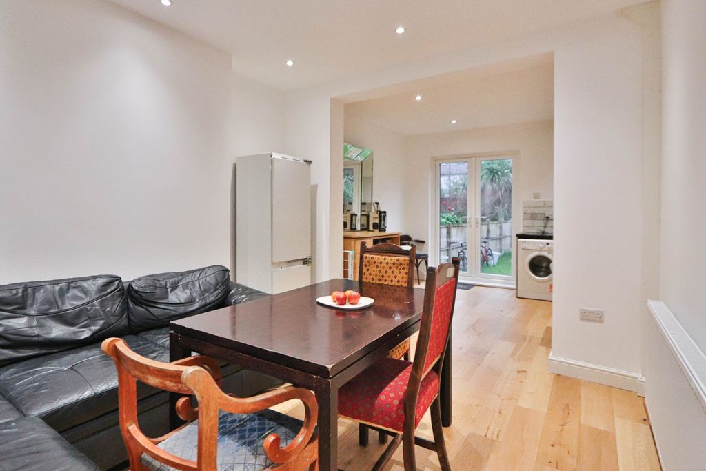 Additional image 3 of 3 bed end terrace house for saleByron Avenue, New Malden KT3