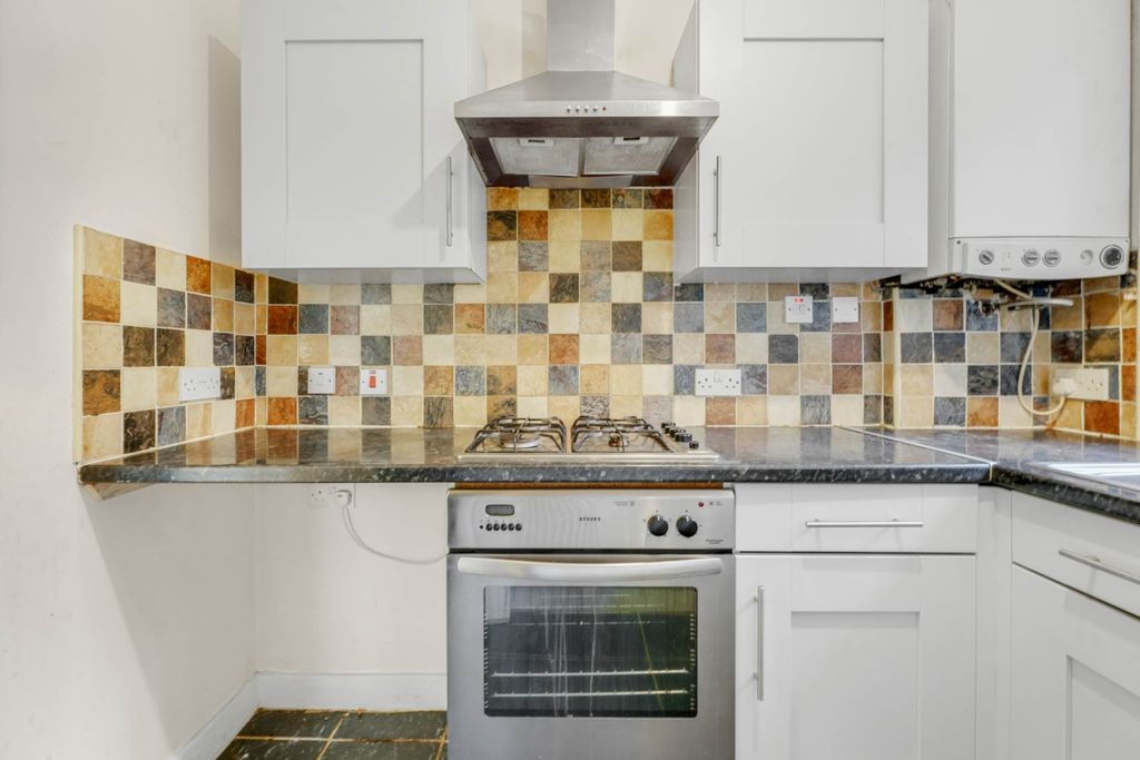 Additional image 13 of 2 bed maisonette for saleHigh Street, Newport Pagnell MK16