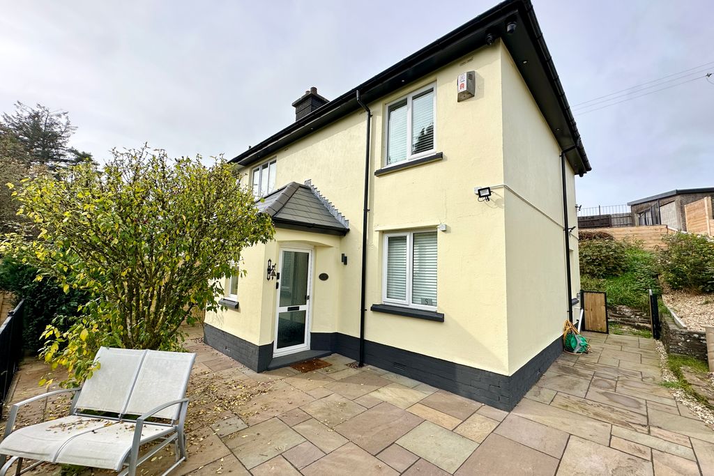3 bed semi-detached house for saleTaf Fechan Houses, Merthyr Tydfil CF48