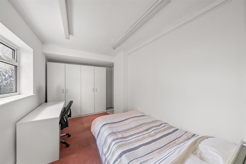 Additional image 14 of 5 bed detached house for saleDoncaster Drive, Northolt UB5