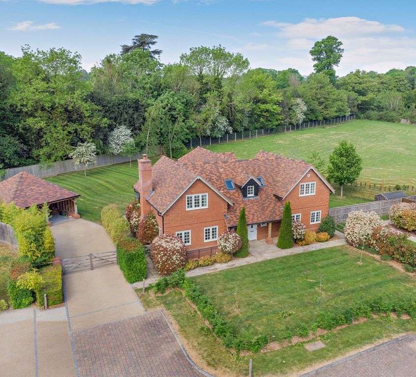 5 bed detached house for saleThe Shires, Littlewick Green, Berkshire SL6