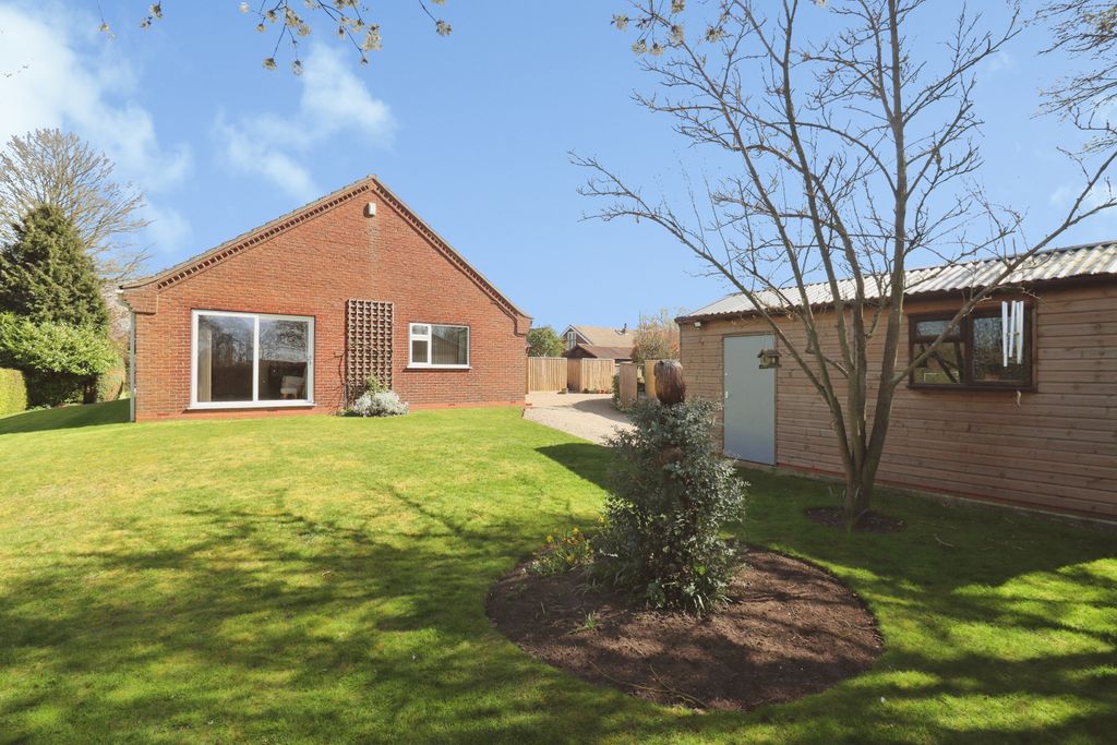 Additional image 34 of 2 bed detached bungalow for saleLegsby Road, Market Rasen LN8