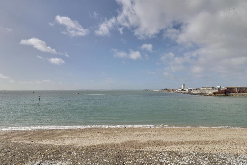 Additional image 38 of 4 bed town house for saleBroad Street, Old Portsmouth, Hampshire PO1