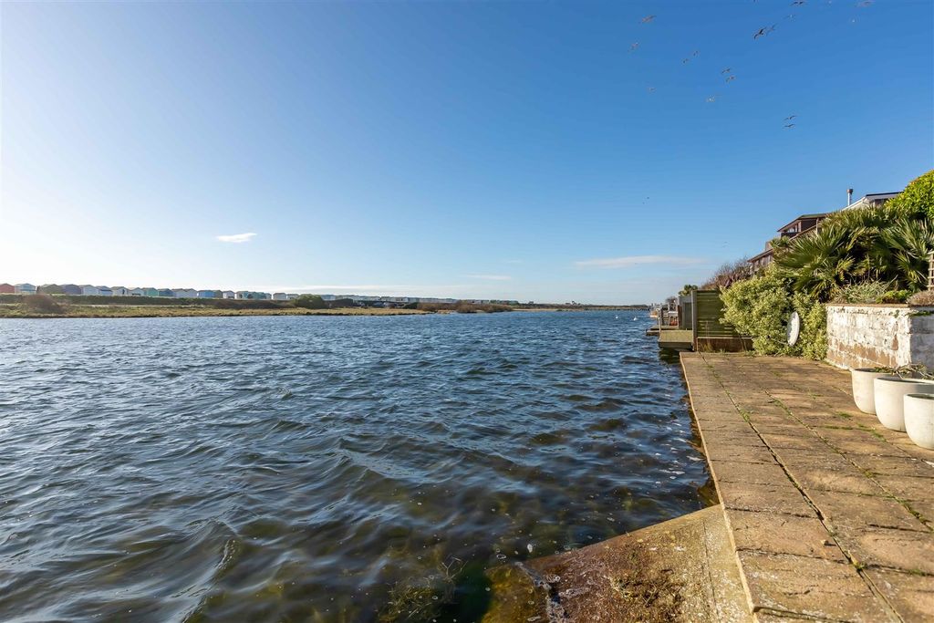Additional image 26 of 3 bed detached house for saleBrighton Road, Lancing BN15