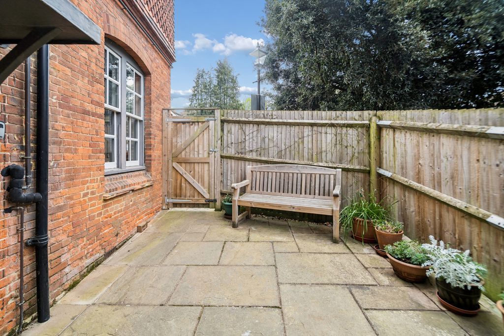 Additional image 2 of 2 bed flat for saleListon Road, Marlow SL7