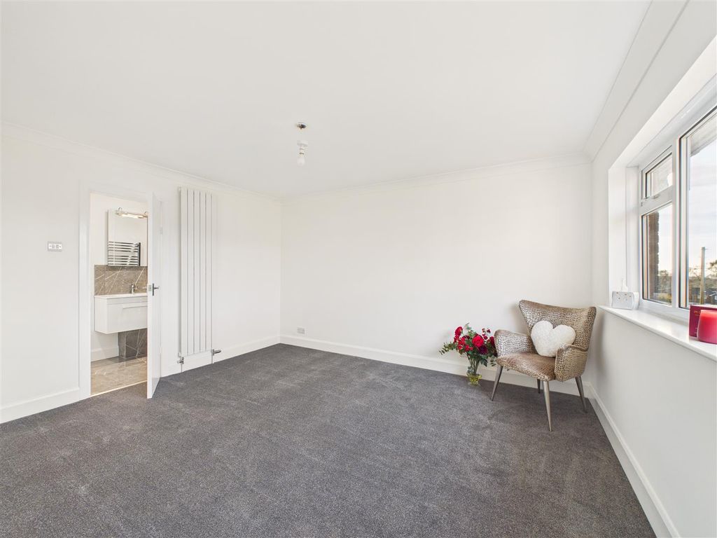 Additional image 13 of 4 bed detached house for saleParklands Drive, North Ferriby HU14