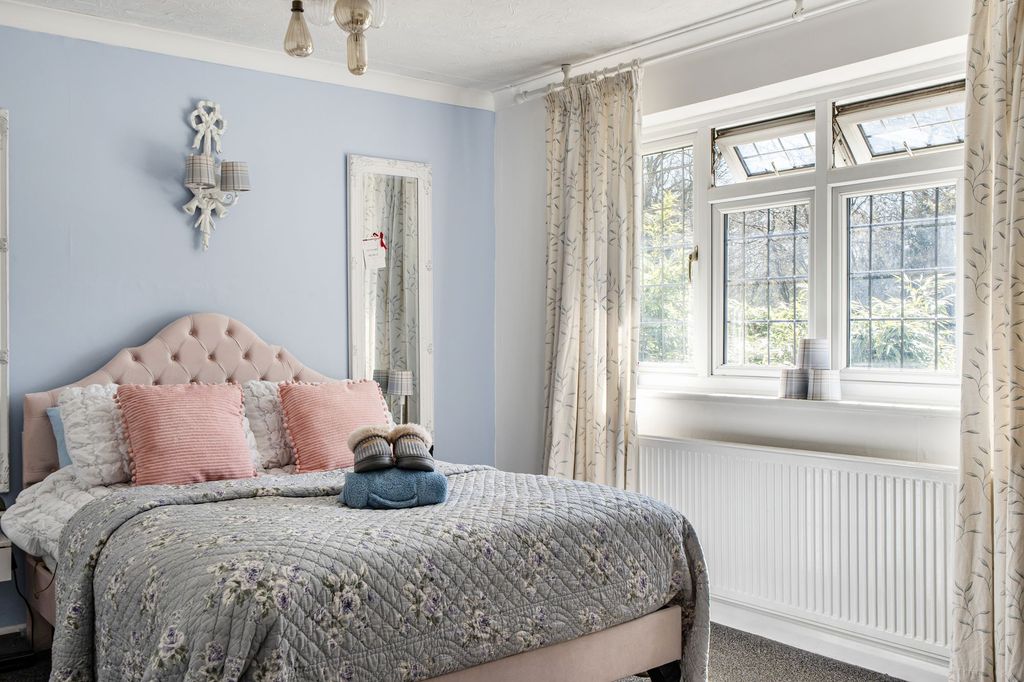 Additional image 12 of 3 bed detached house for saleHarriotts Lane, Ashtead KT21