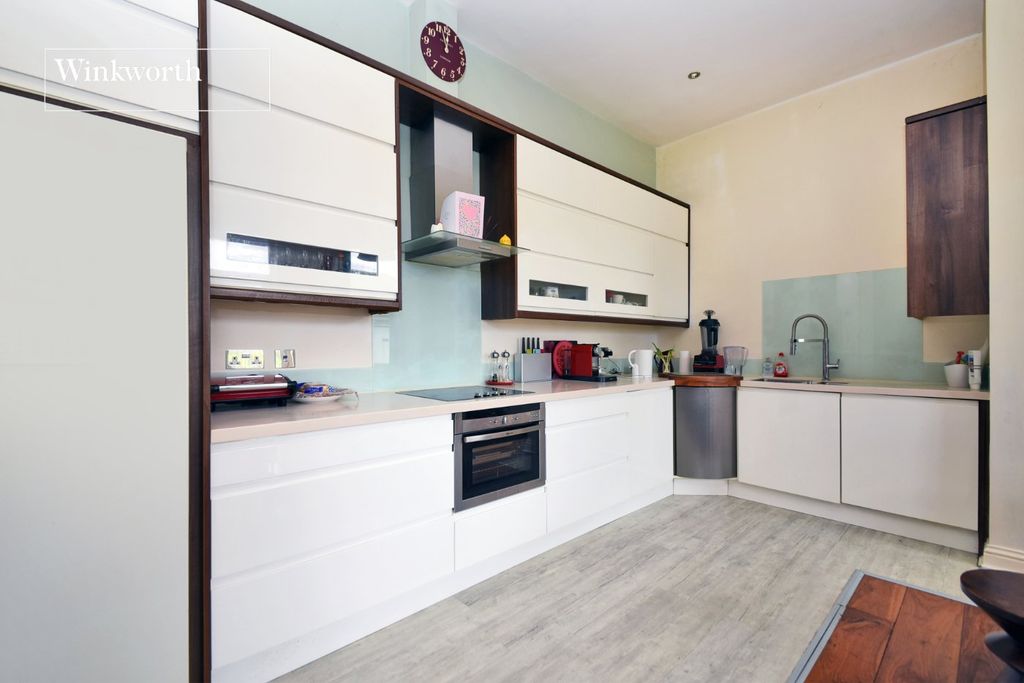 Additional image 3 of 2 bed flat for salePoulter Park, Bishopsford Road, Morden SM4