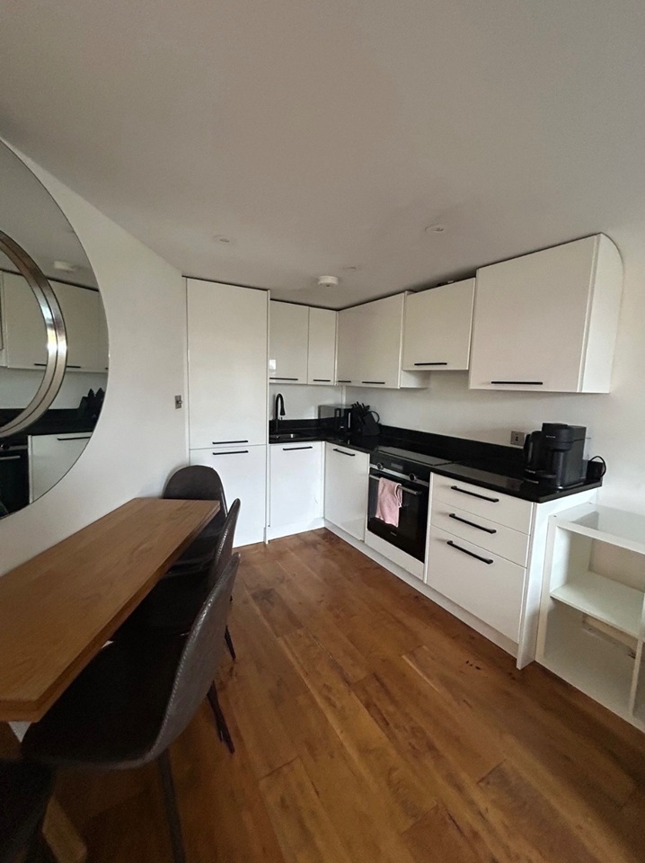 2 Bed Flat, Belgrave Rd, SW1V, N1 7GU photo 3